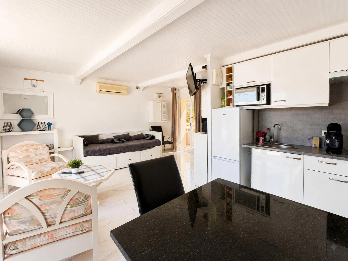 Ático dúplex con licencia turística y vistas a los canales de Empuriabrava.