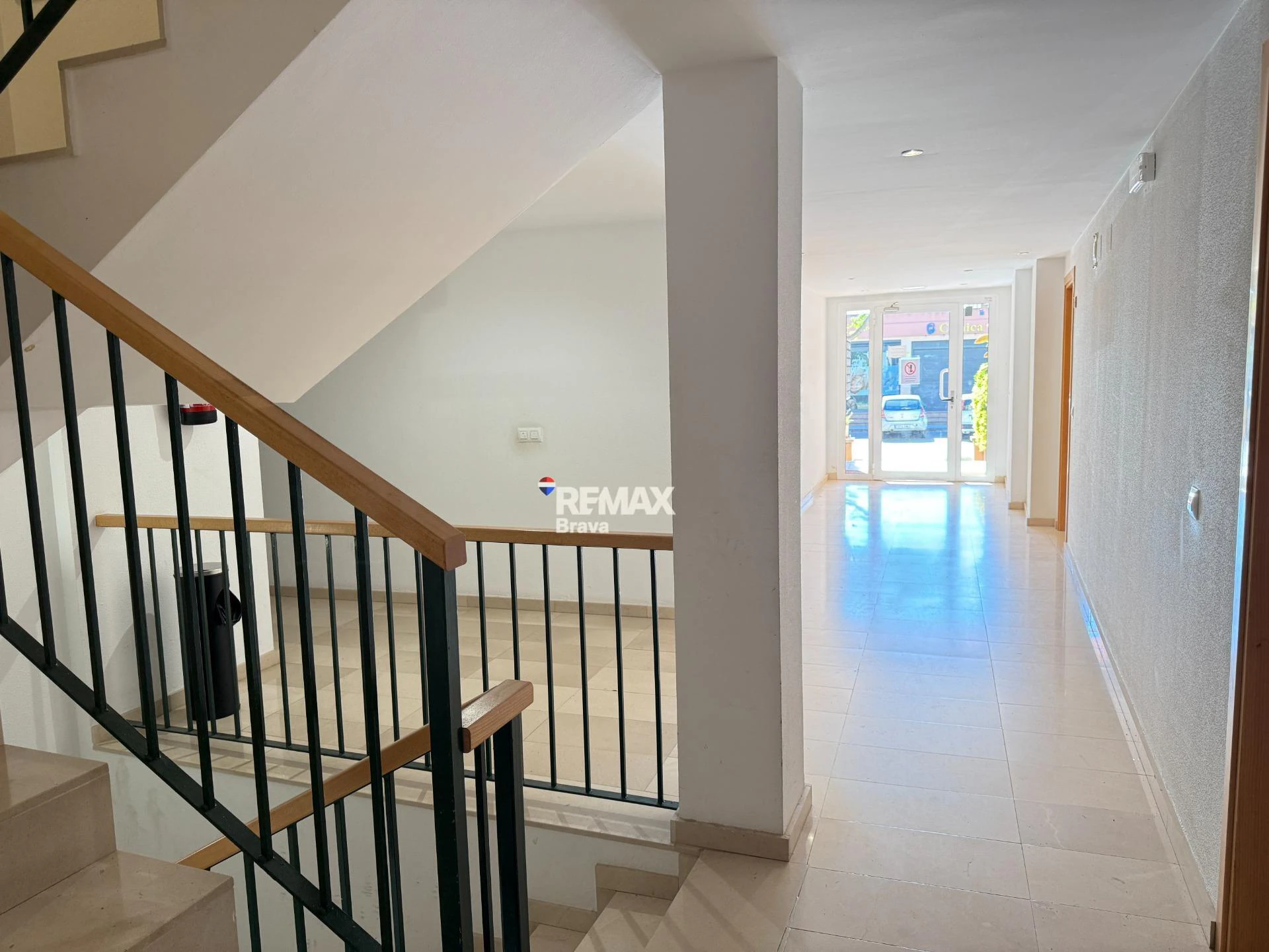 Exclusivo ático con solárium en Empuriabrava, luminosidad, confort y vistas despejadas en el sector Alberes