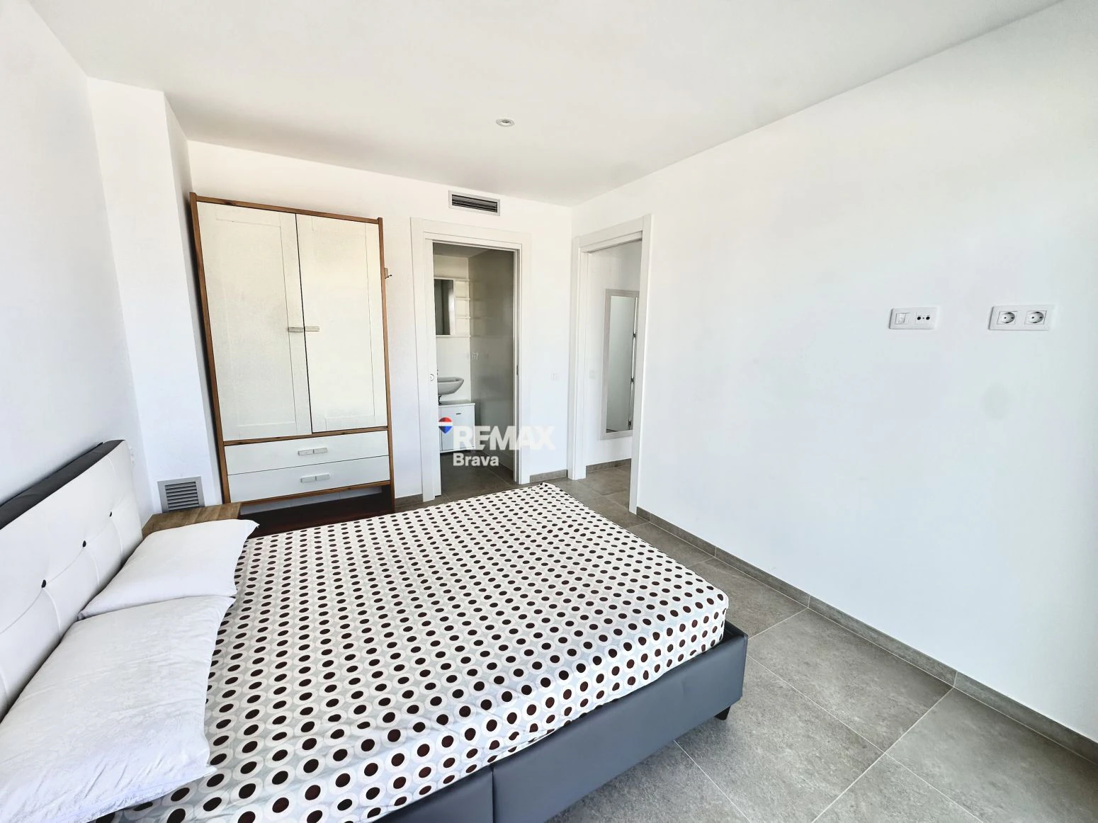 Roses, Santa Margarita | Moderno apartamento a estrenar en la Costa Brava