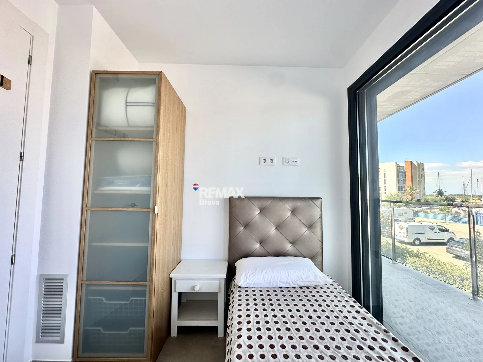 Roses, Santa Margarita | Moderno apartamento a estrenar en la Costa Brava