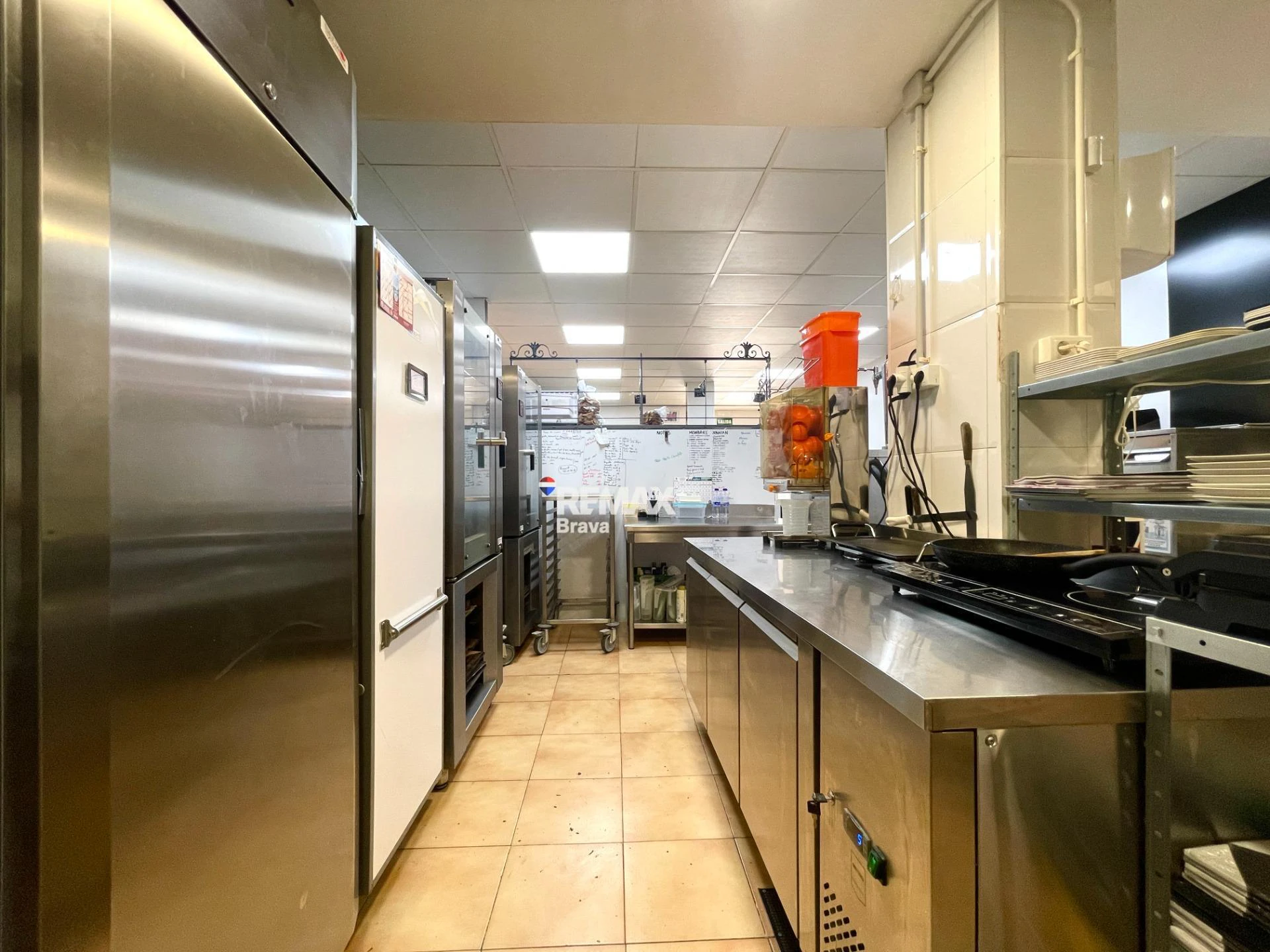 Roses, Santa Margarita: se traspasa una panadería - cafetería en pleno funcionamiento