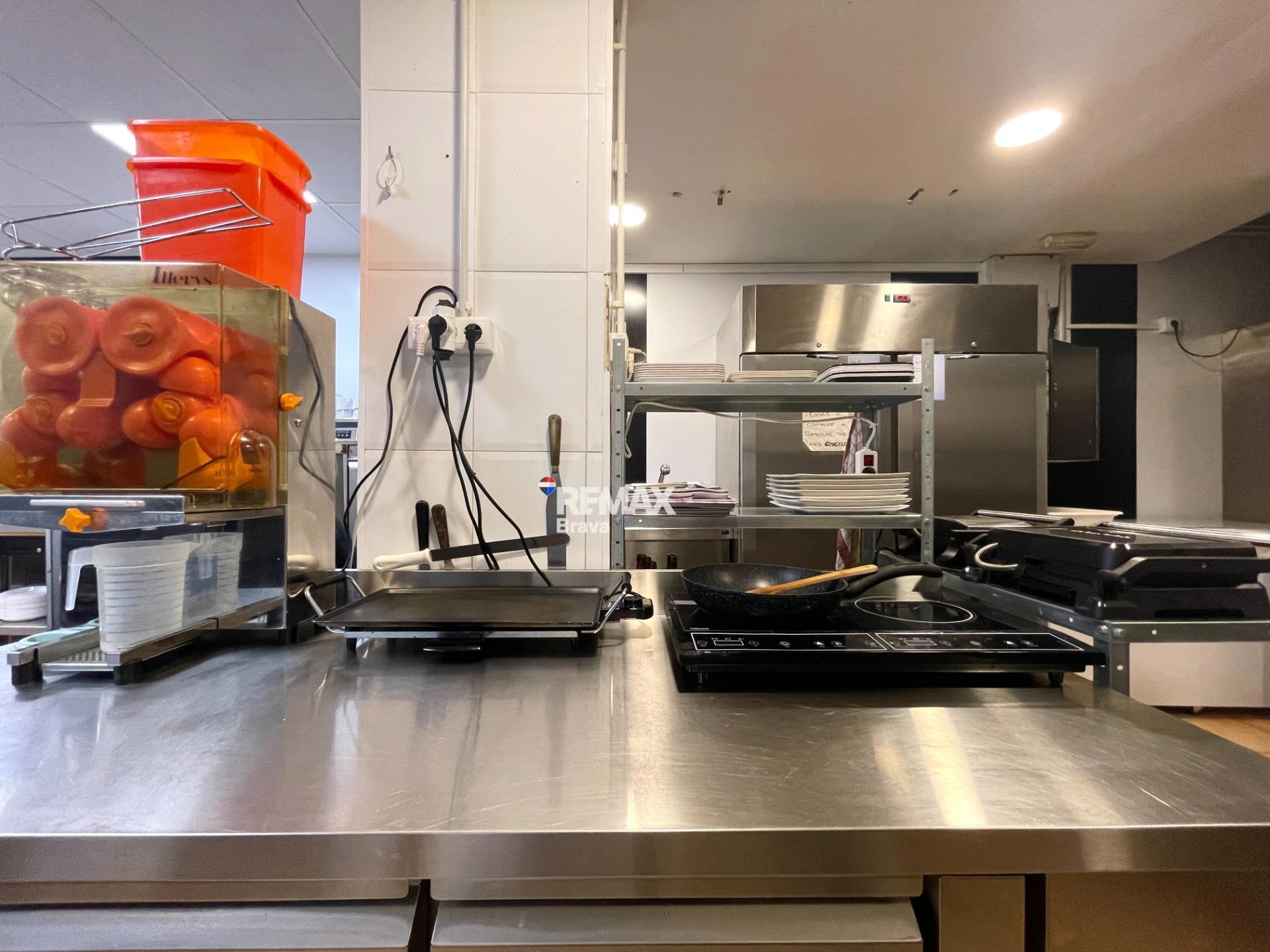 Roses, Santa Margarita: se traspasa una panadería - cafetería en pleno funcionamiento
