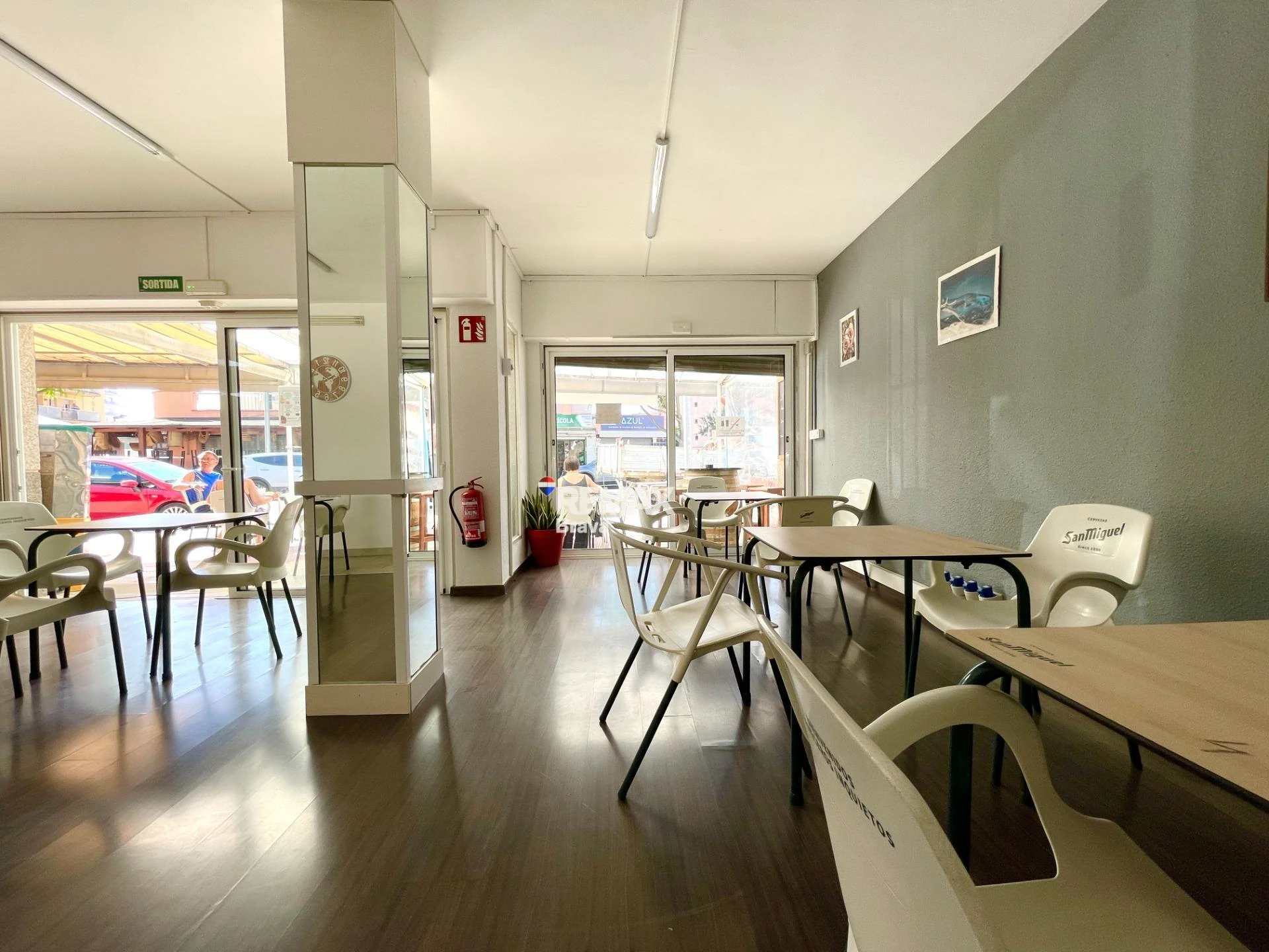 Roses, Santa Margarita: se traspasa una panadería - cafetería en pleno funcionamiento