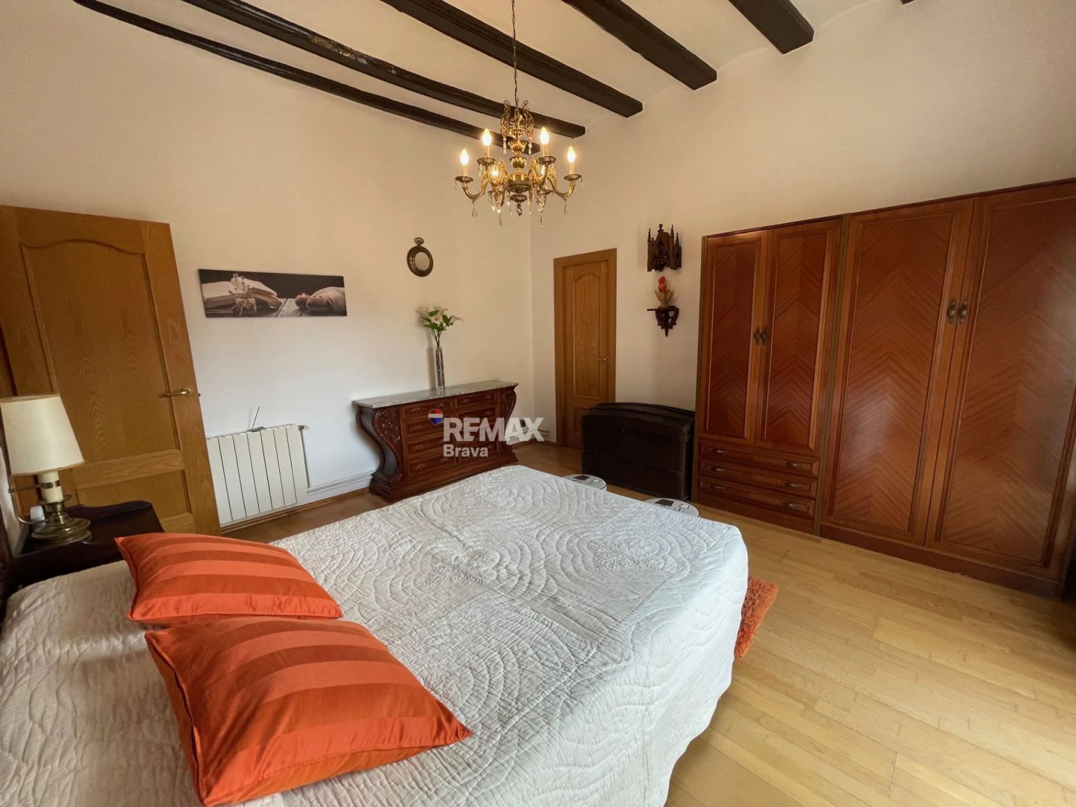 La Bisbal d’Empordà | Apartamento con encanto histórico y diseño contemporáneo
