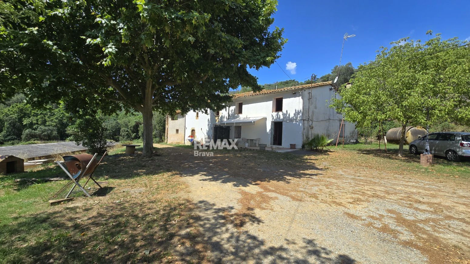 Brunyola | Finca rústica con naves avícolas alquiladas e ingresos mensuales