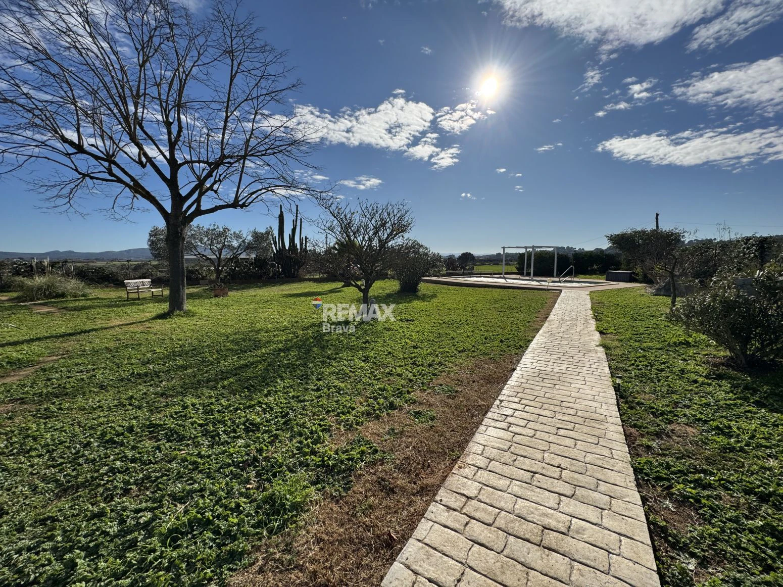 Costa Brava | Albons : Exclusiva finca con piscina, jardín y vivienda independiente para invitados
