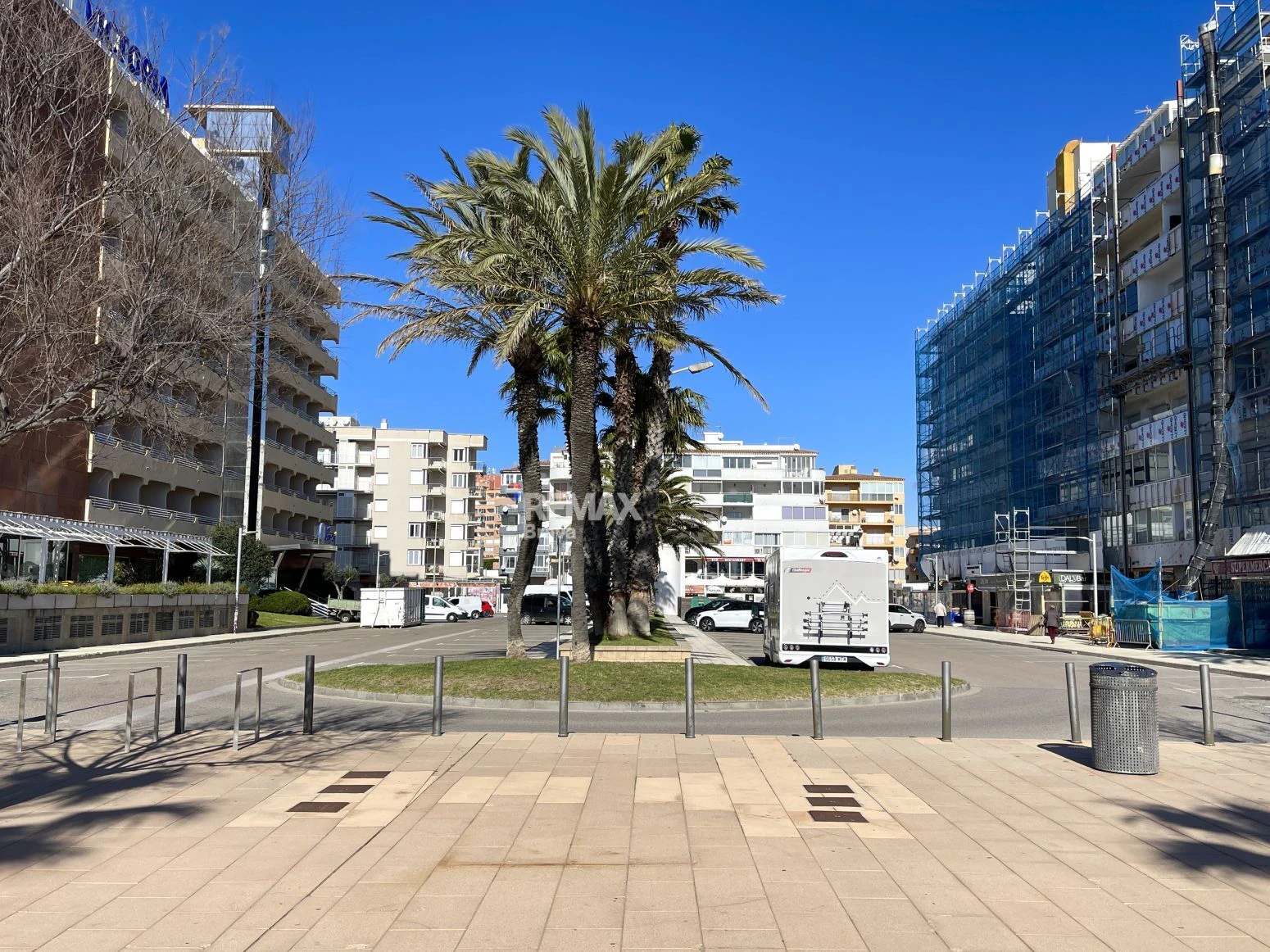 Roses | Santa Margarida: Traspaso de bar-restaurante en funcionamiento a 50 metros de la playa