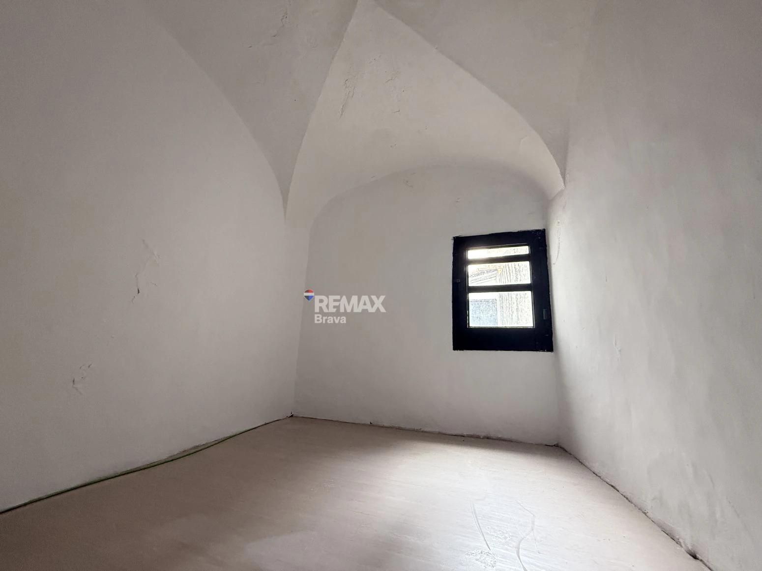 Villa for Sale in Besalu