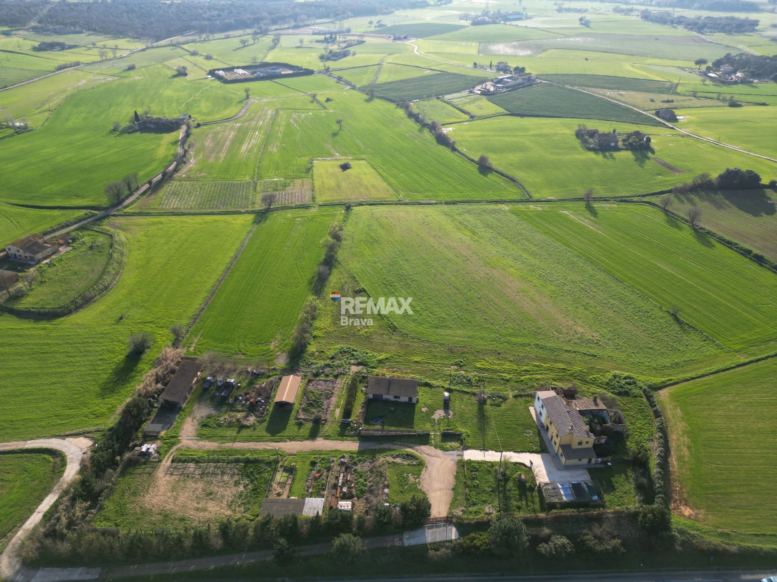 Masía a 20 minutos de Girona, con mas de 30.000m2 de terreno