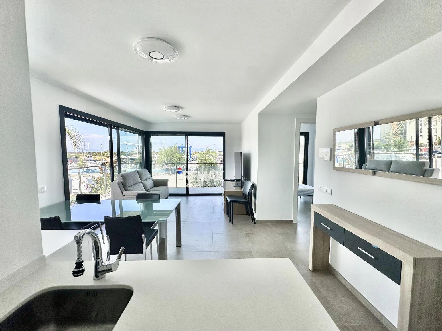 Roses, Santa Margarita | Moderno apartamento a estrenar en la Costa Brava