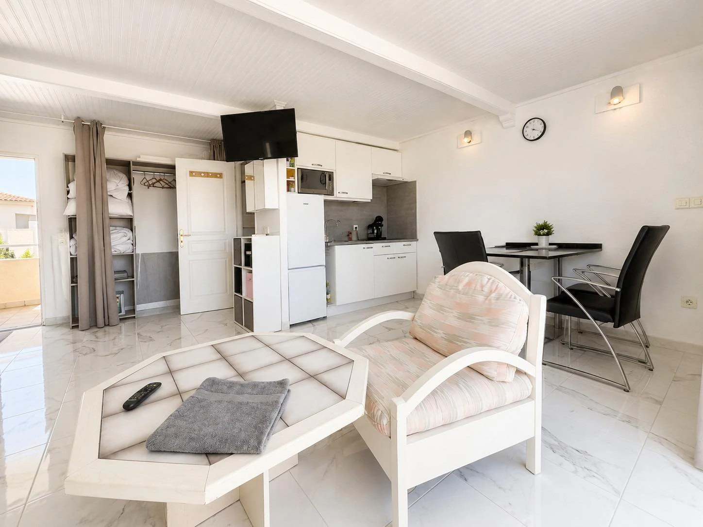 *** GELEGENHEIT IN EMPURIABRAVA: DUPLEX-PENTHOUSE MIT TOURISTENLIZENZ UND KANALBlick ***