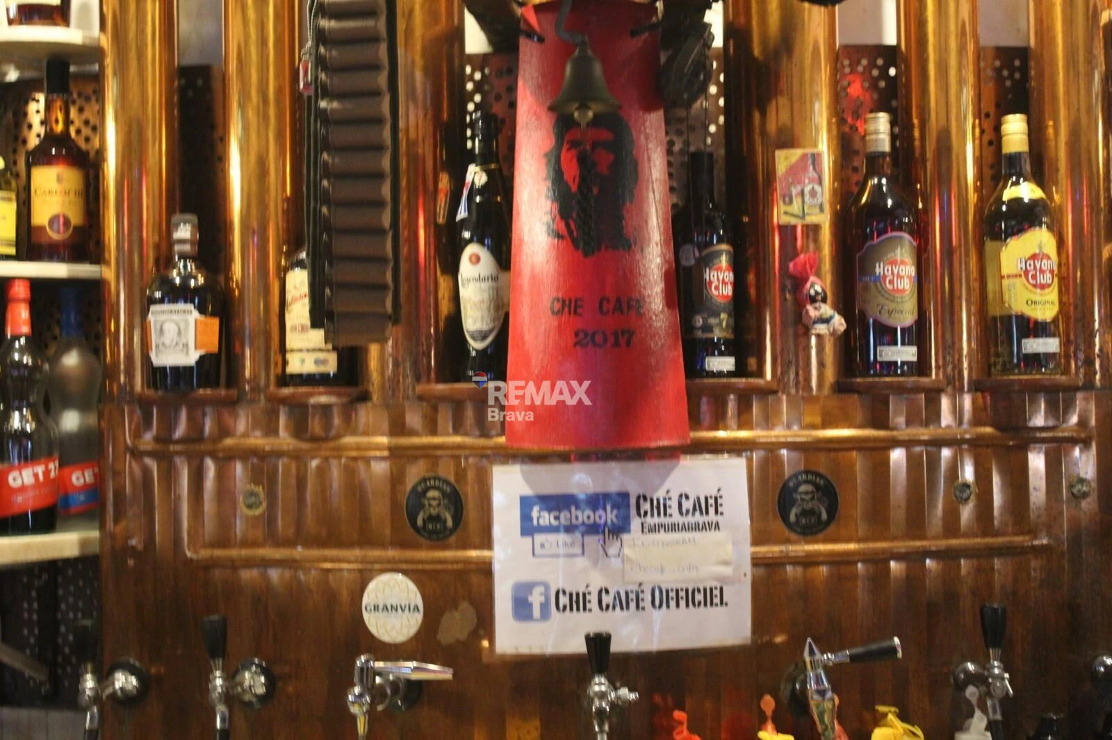 Legendario Coctel Bar de la Costa-Brava, Empuriabrava.