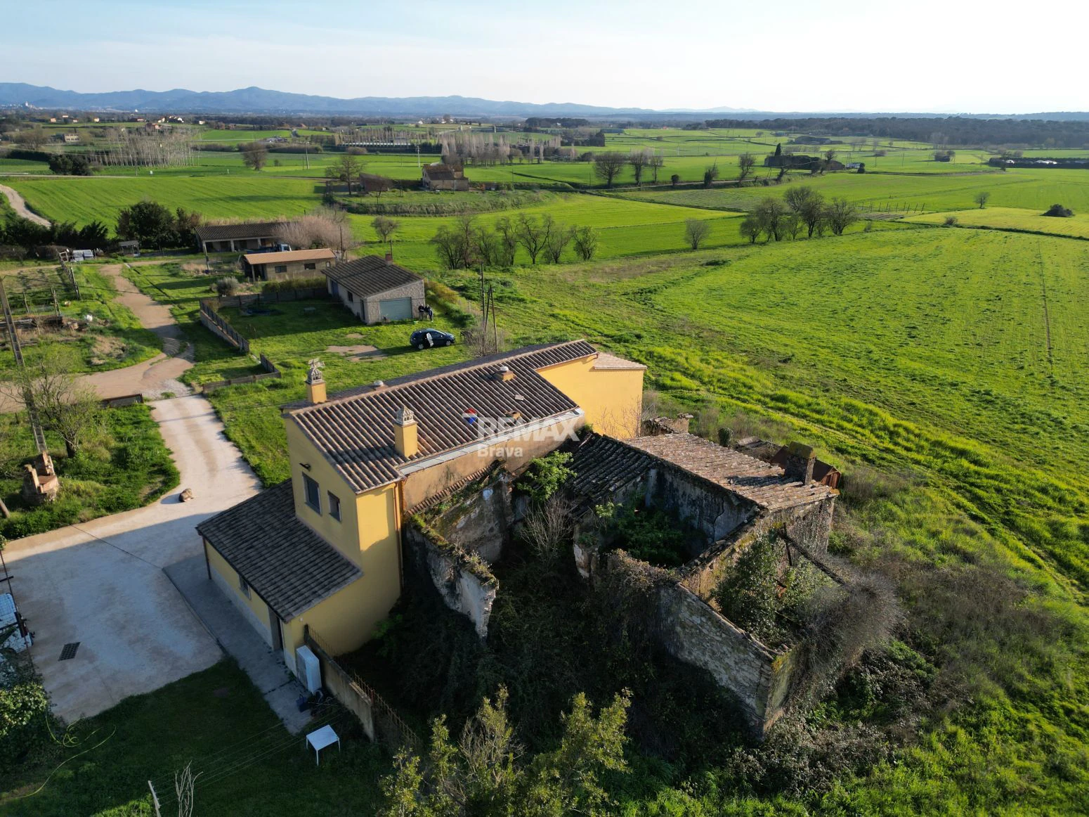Masía a 20 minutos de Girona, con mas de 30.000m2 de terreno