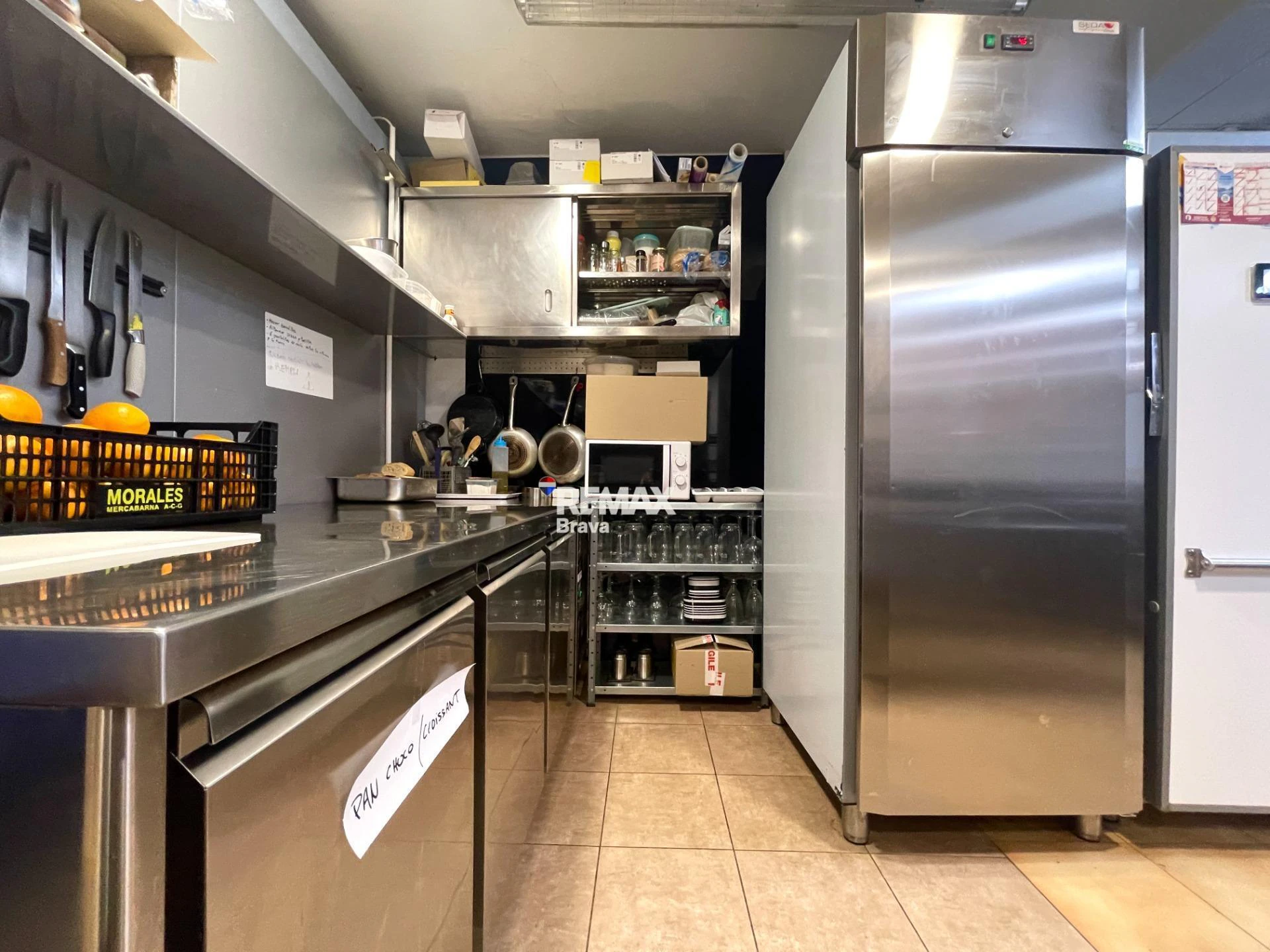 Roses, Santa Margarita: se traspasa una panadería - cafetería en pleno funcionamiento