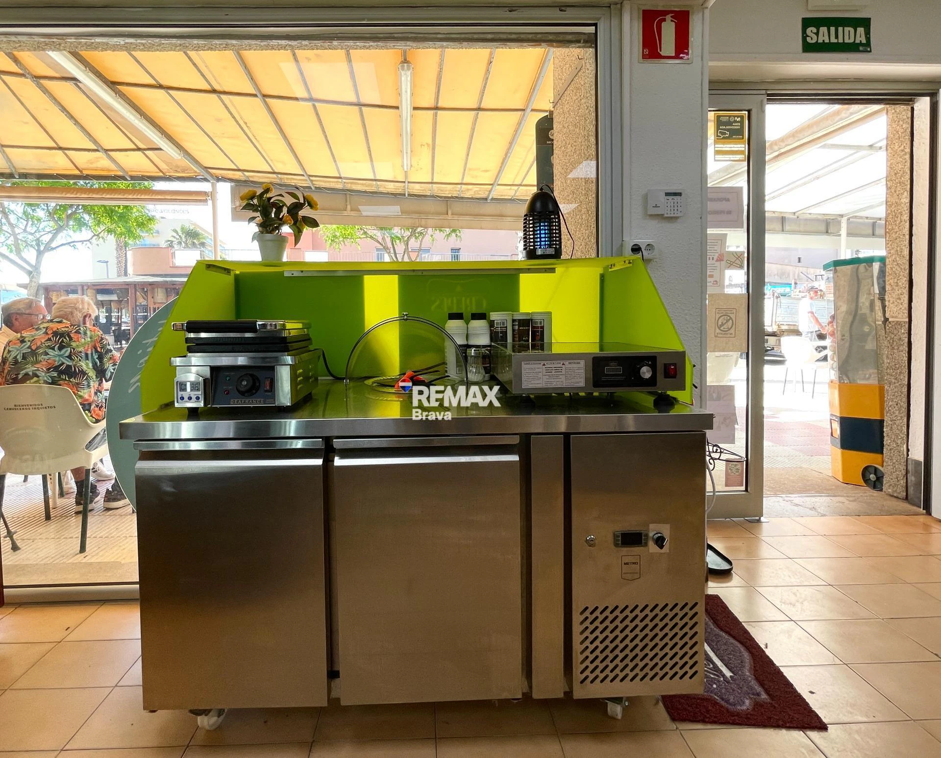 Roses, Santa Margarita: se traspasa una panadería - cafetería en pleno funcionamiento