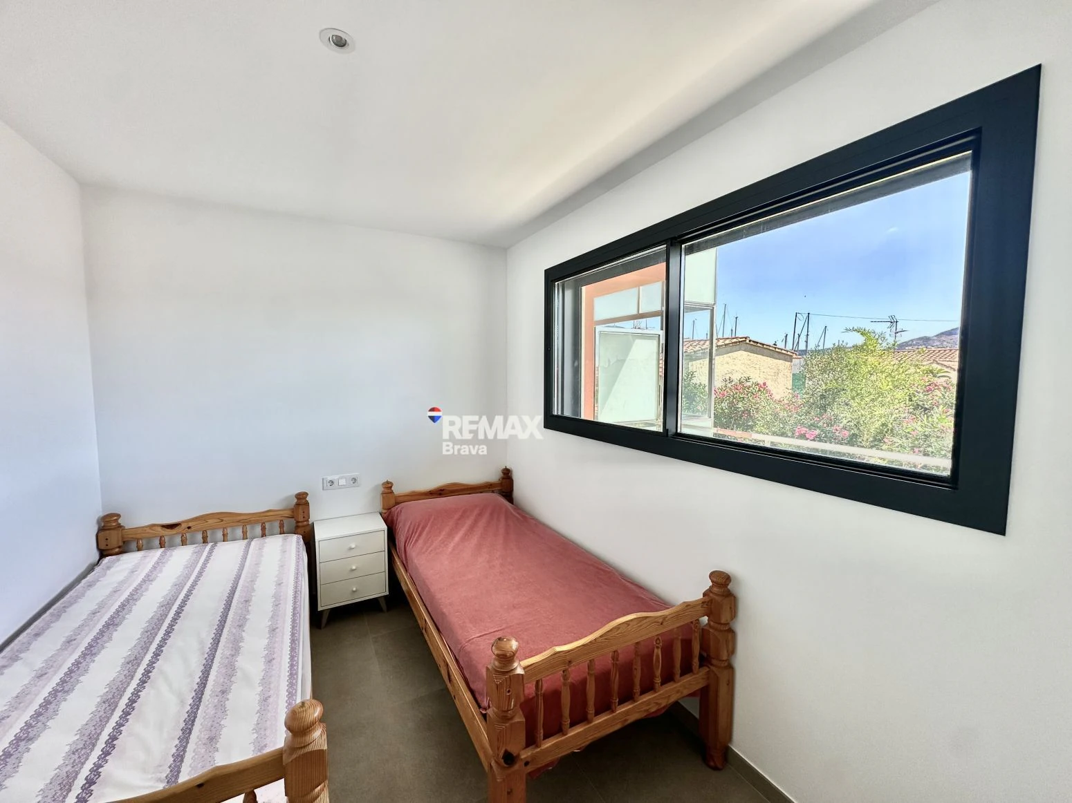 Roses, Santa Margarita | Moderno apartamento a estrenar en la Costa Brava