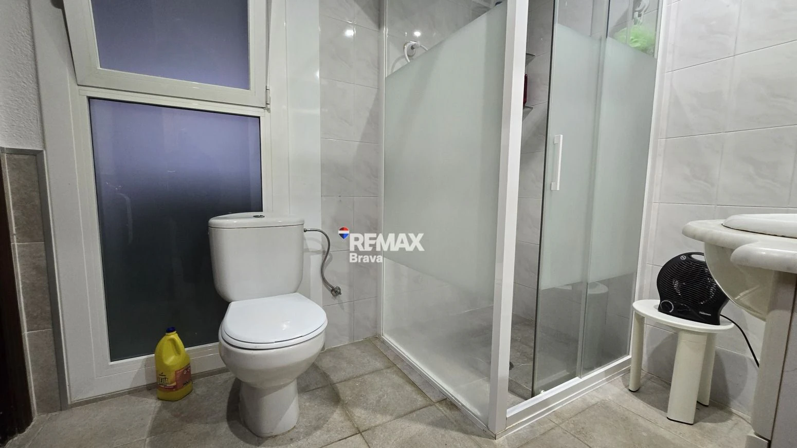 Amplia vivienda con piscina, ascensor y garaje cerca de la playa en Pineda de Mar