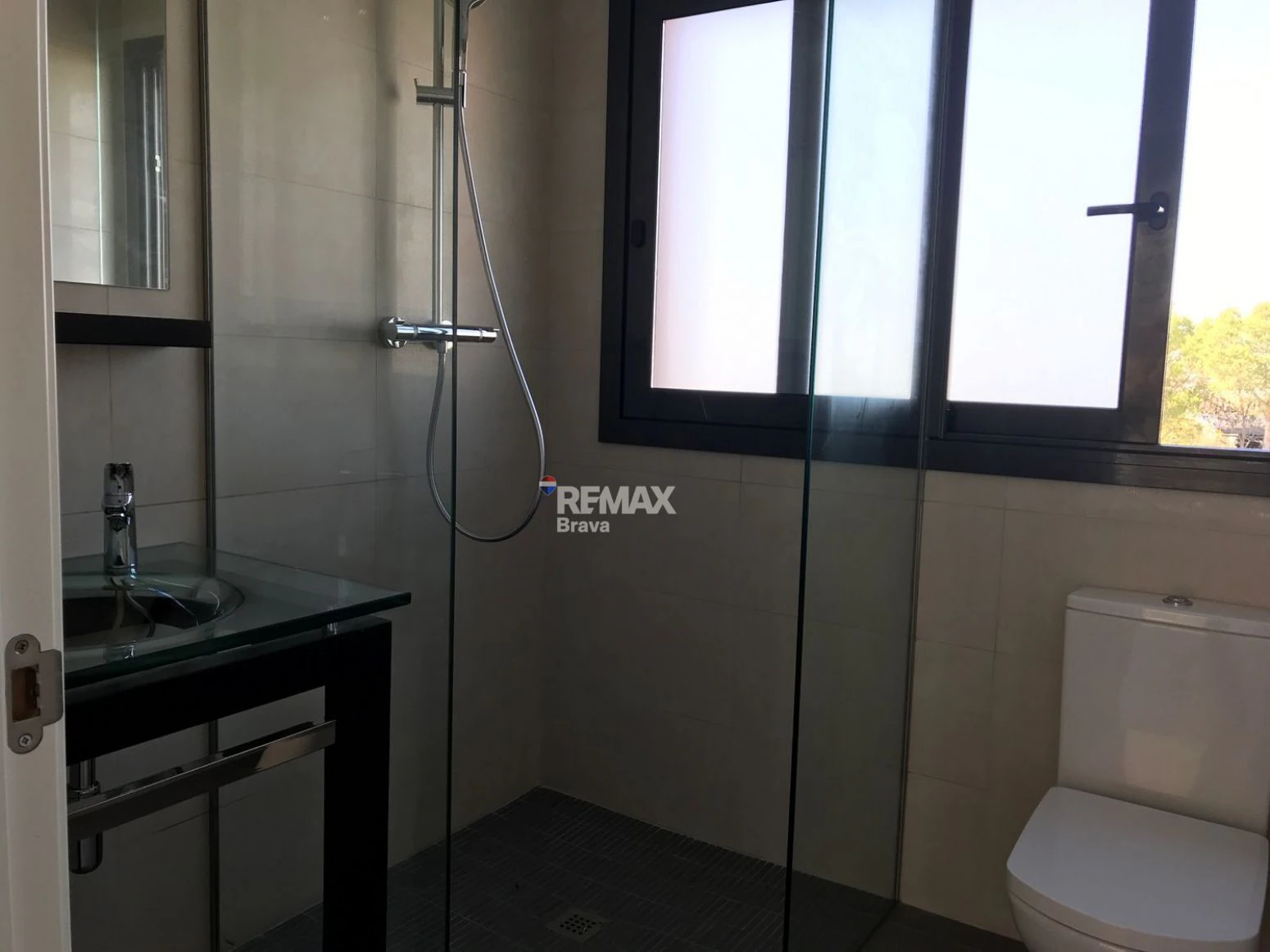 Roses – Santa Margarida | Exclusiva Casa Canal con 20 Metros de Amarre Privado
