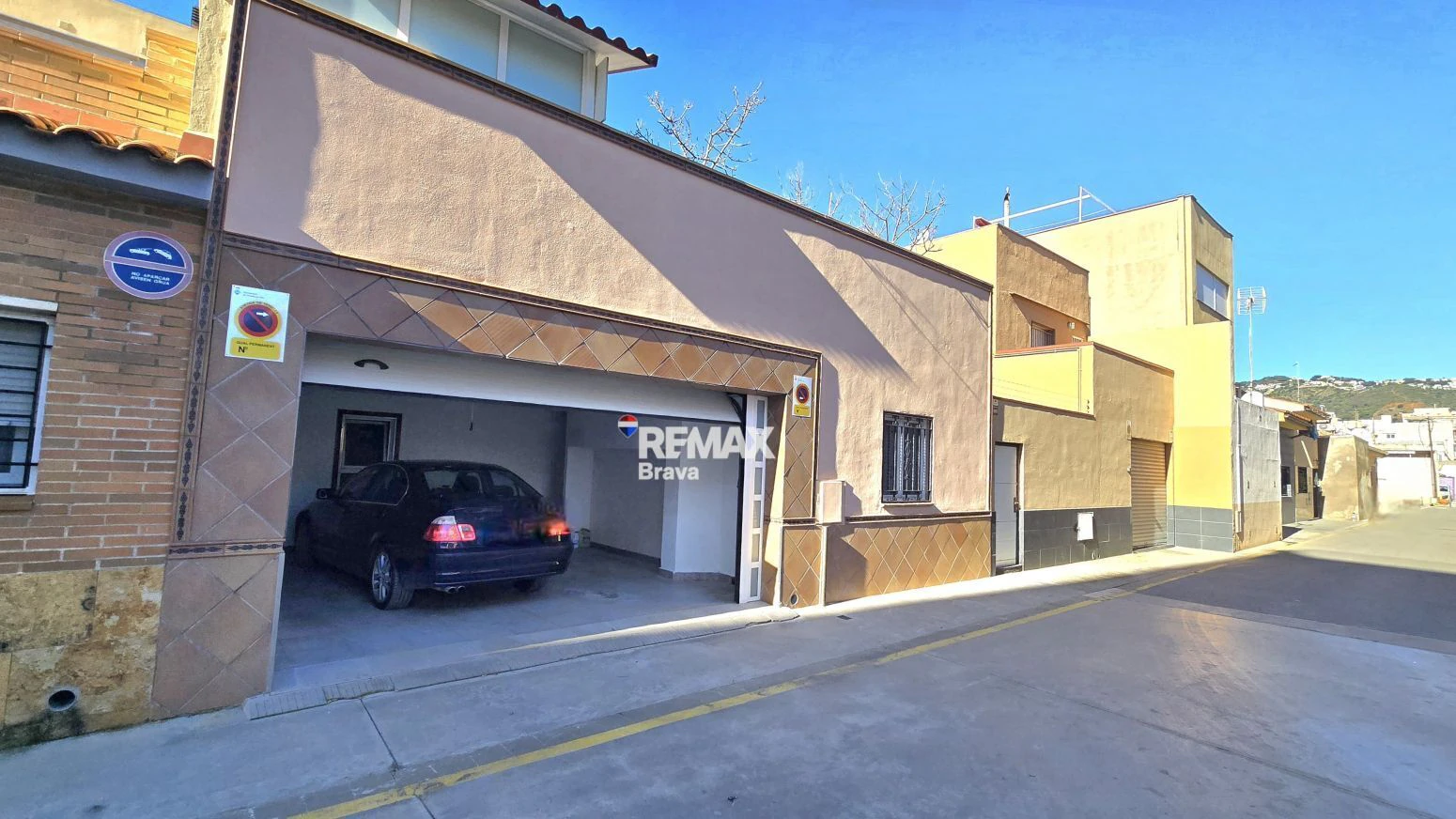 Amplia vivienda con piscina, ascensor y garaje cerca de la playa en Pineda de Mar