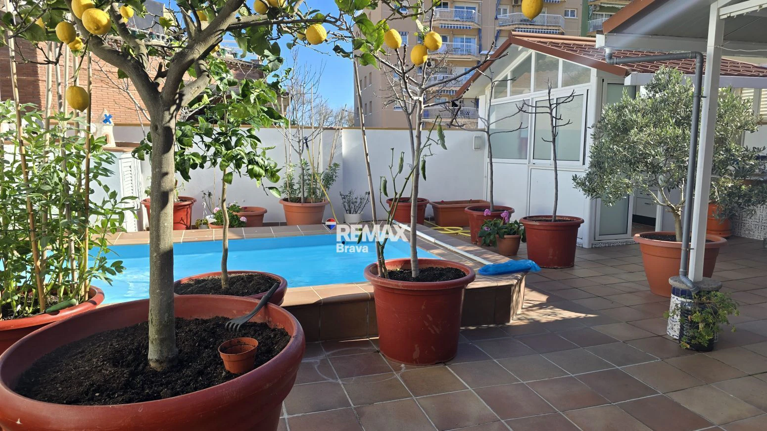 Amplia vivienda con piscina, ascensor y garaje cerca de la playa en Pineda de Mar