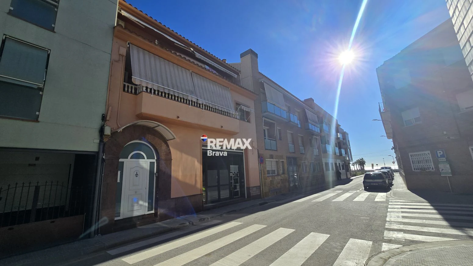 Amplia vivienda con piscina, ascensor y garaje cerca de la playa en Pineda de Mar