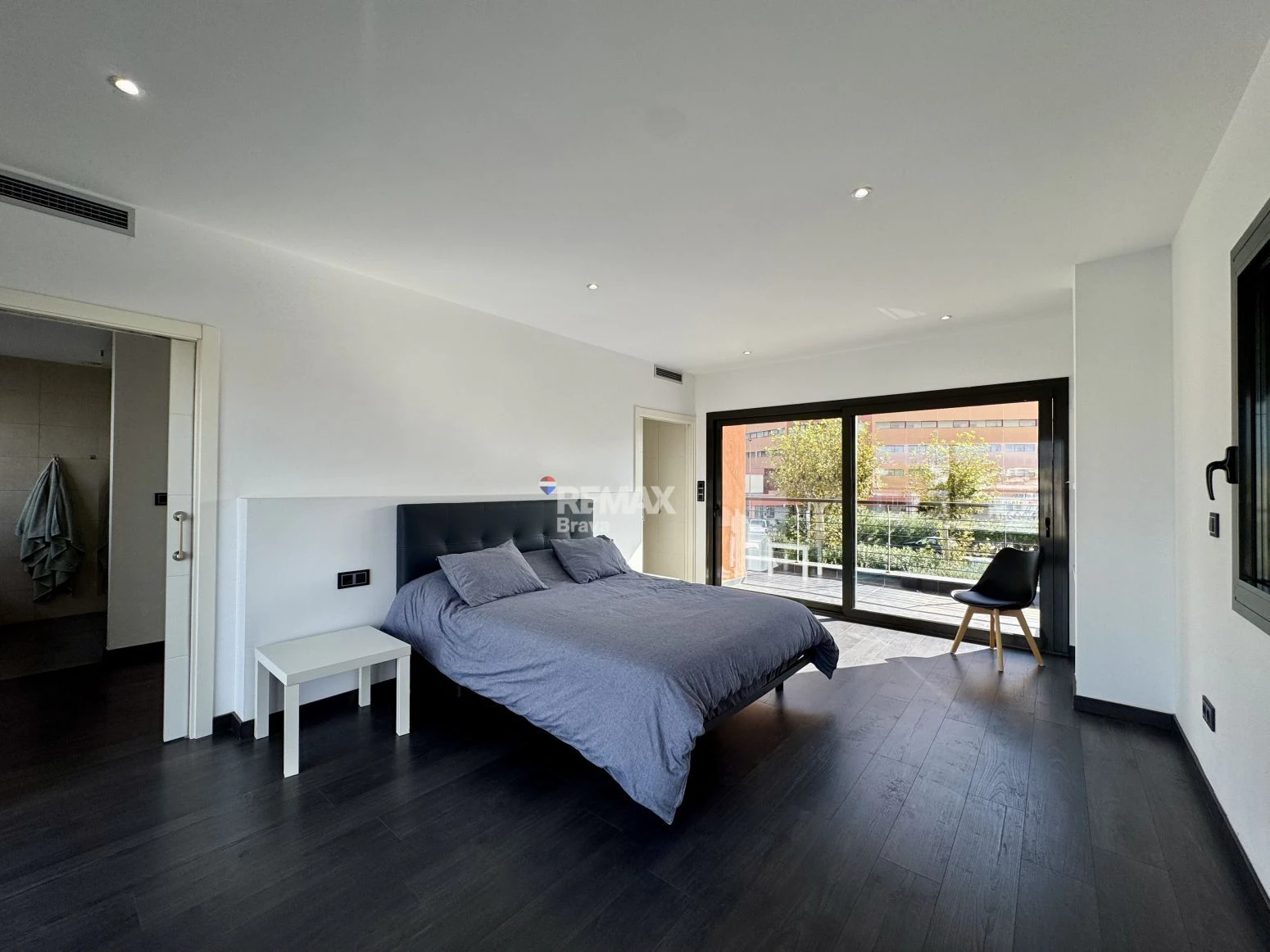 Roses – Santa Margarida | Exclusiva Casa Canal con 20 Metros de Amarre Privado
