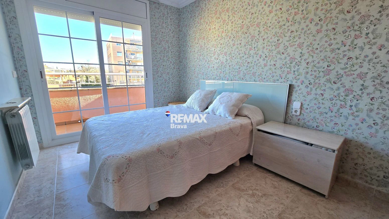 Pineda de Mar | Amplia vivienda con piscina privada, ascensor y garaje a pocos minutos de la playa