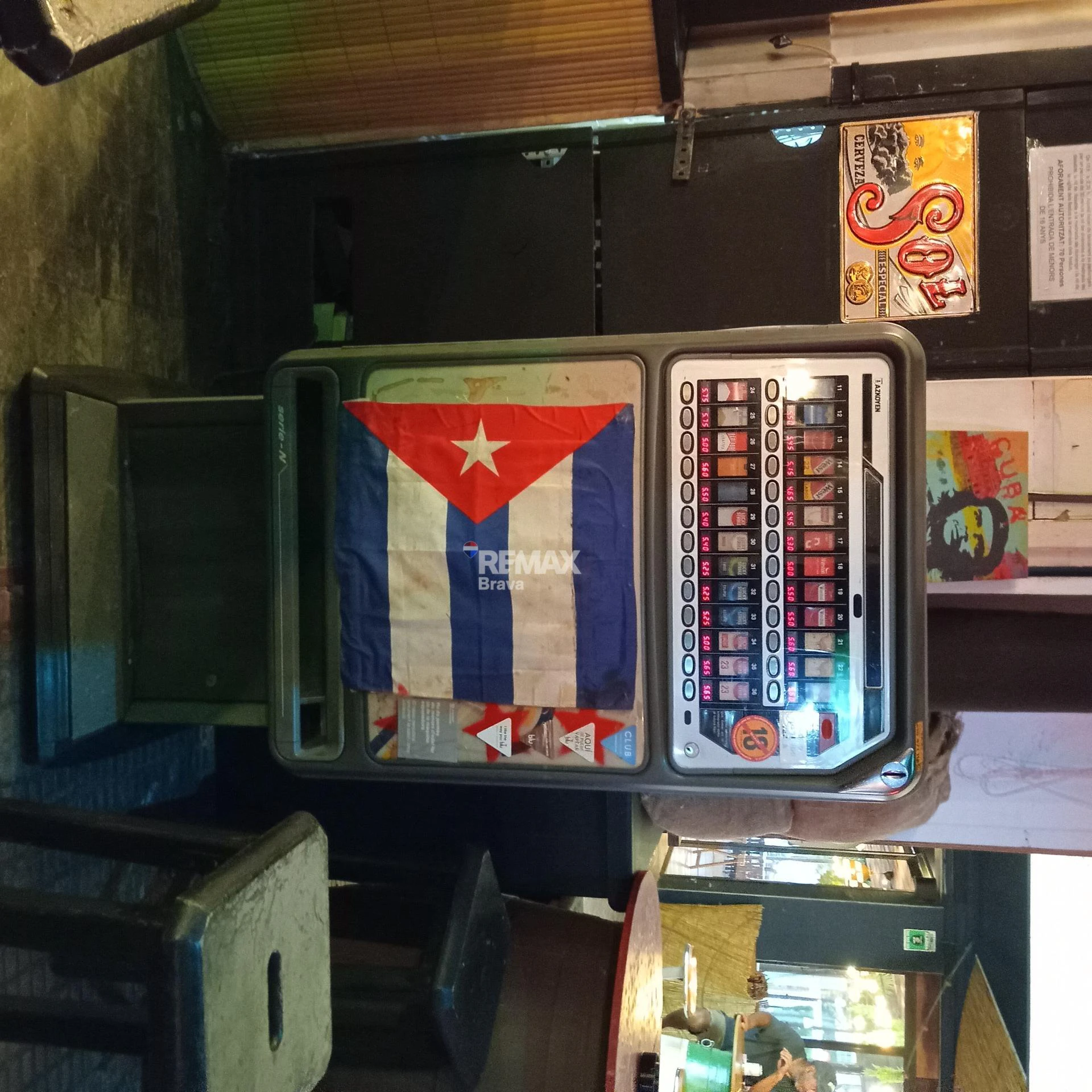 Empuriabrava | Traspaso de emblemático Cocktail Bar con 21 años de trayectoria y clientela consolidada