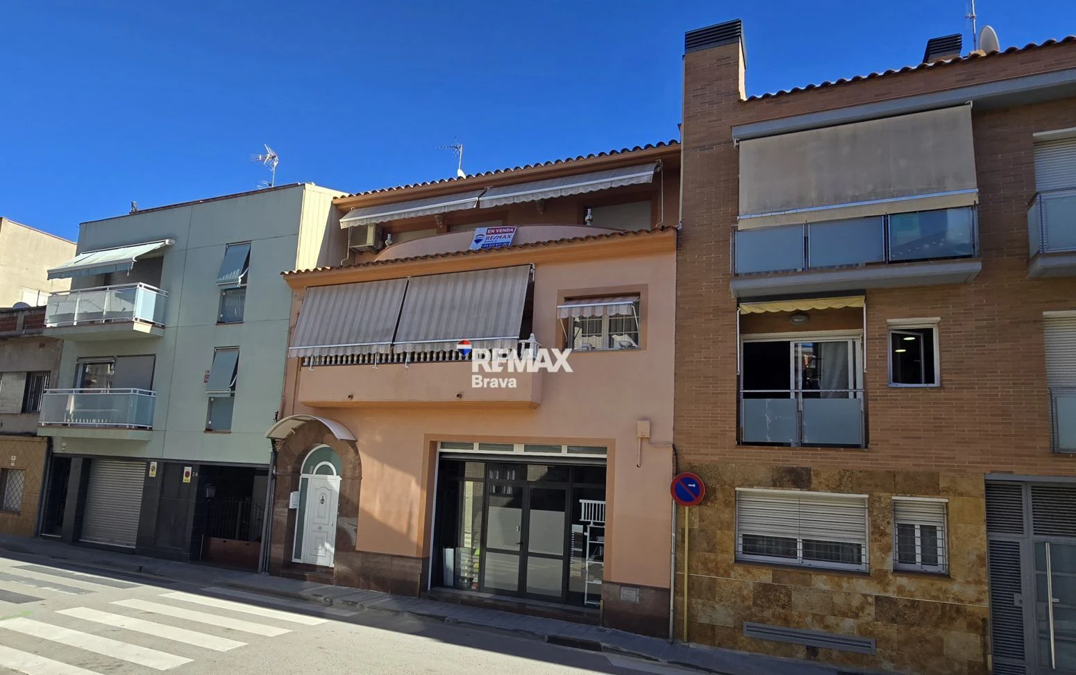 Pineda de Mar | Amplia vivienda con piscina privada, ascensor y garaje a pocos minutos de la playa