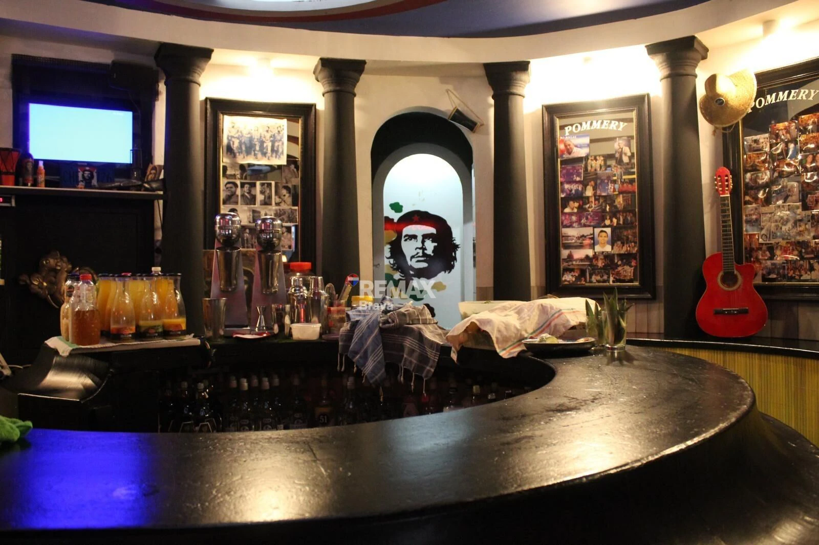 Empuriabrava | Traspaso de emblemático Cocktail Bar con 21 años de trayectoria y clientela consolidada