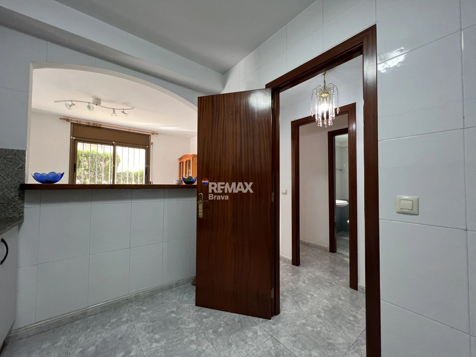 Roses | Apartamento en primera línea de mar con gran terraza y piscina comunitaria