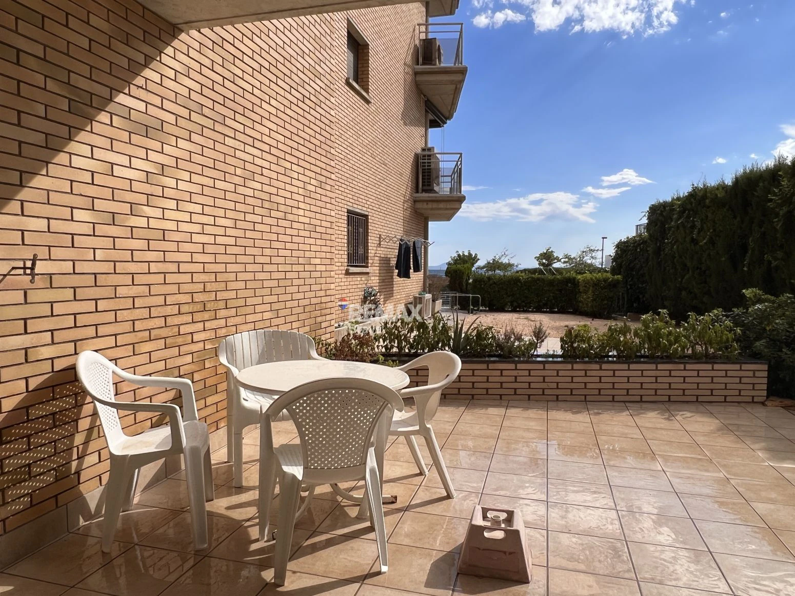 Roses | Apartamento en primera línea de mar con gran terraza y piscina comunitaria