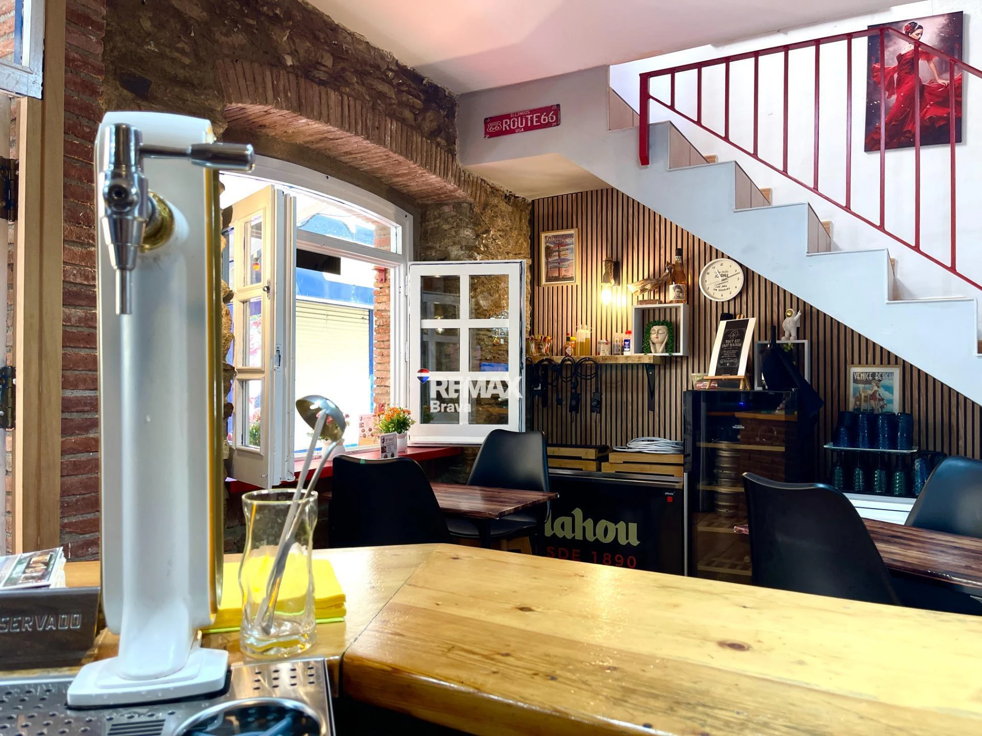 Roses, Centro: se traspasa un negocio de bar tapas a 150m del mar
