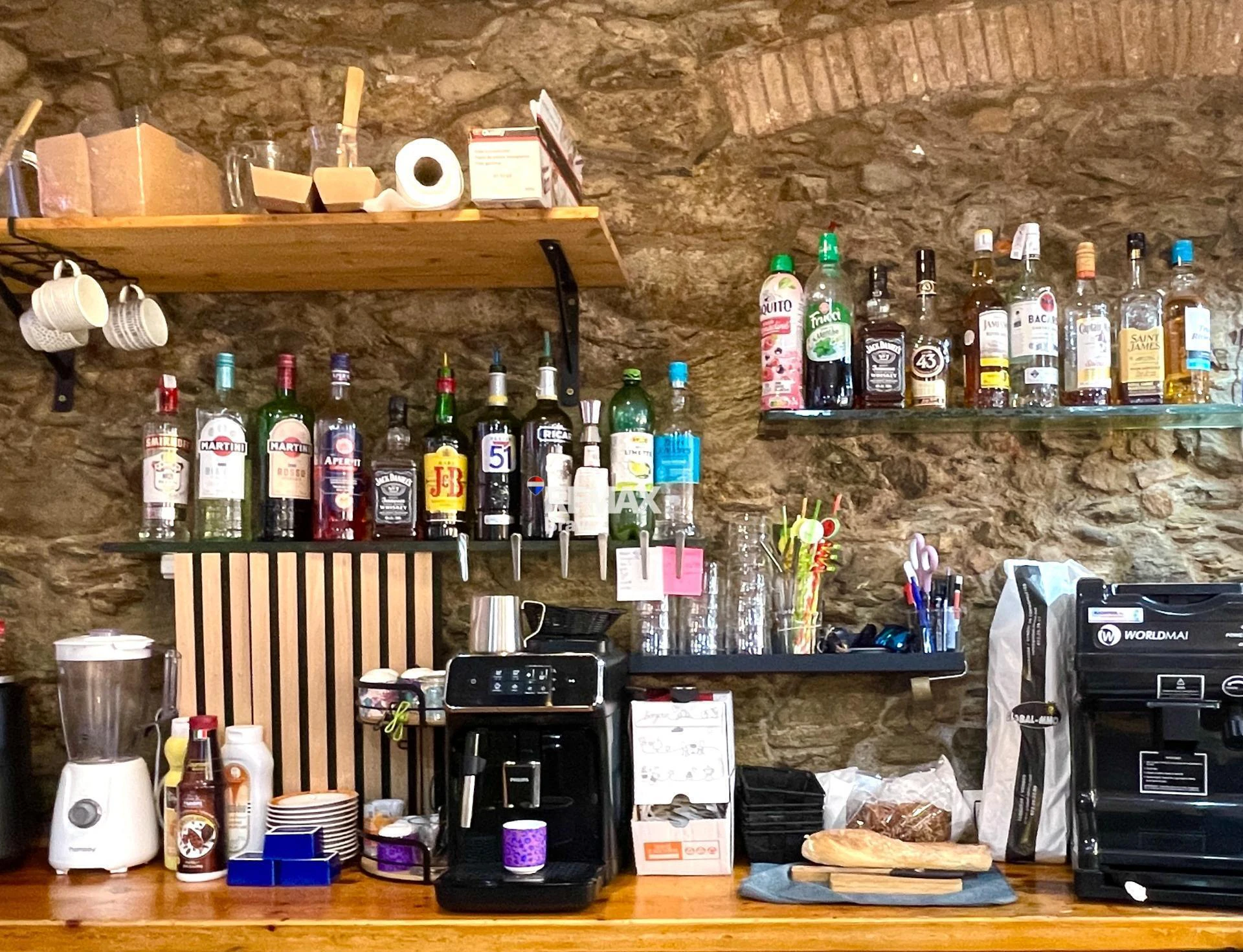 Roses, Centro: se traspasa un negocio de bar tapas a 150m del mar