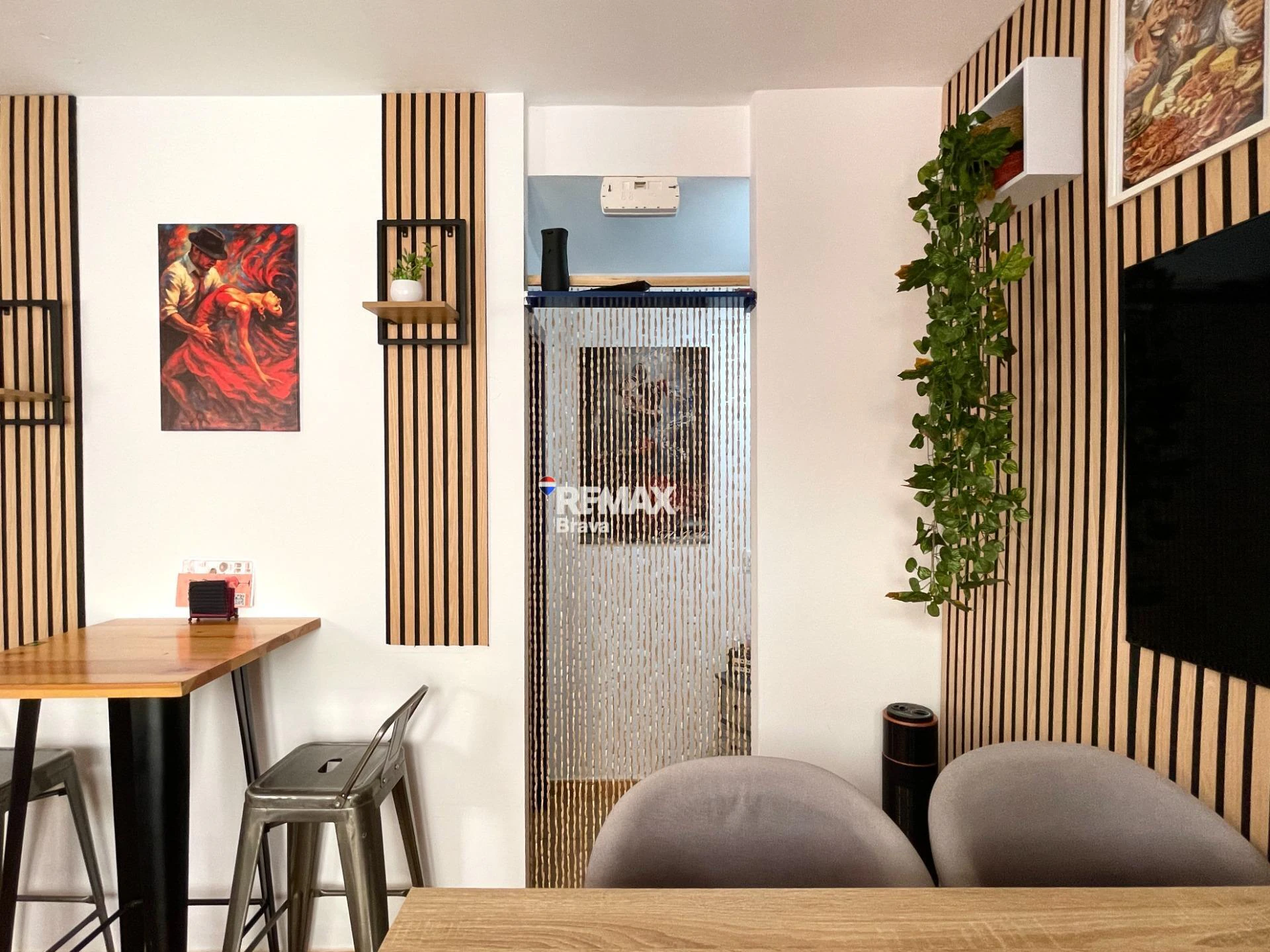 Roses, Centro: se traspasa un negocio de bar tapas a 150m del mar