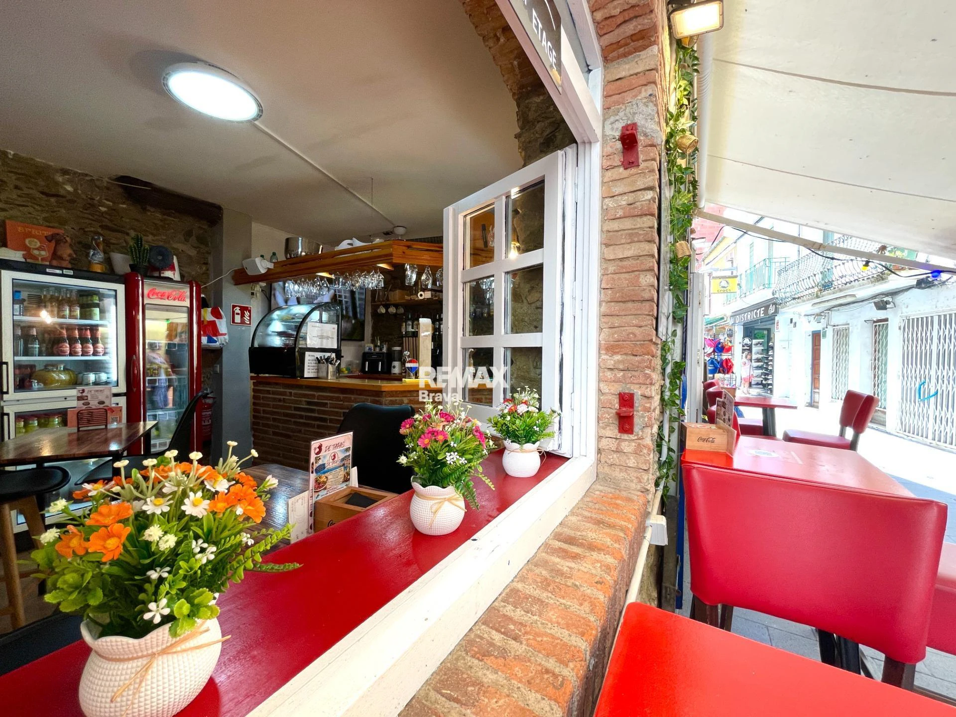 Roses, Centro: se traspasa un negocio de bar tapas a 150m del mar