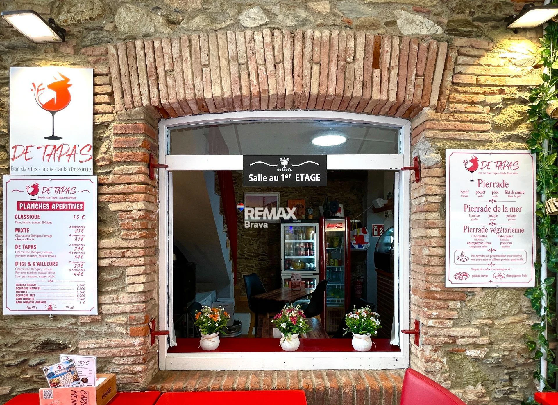 Roses, Centro: se traspasa un negocio de bar tapas a 150m del mar