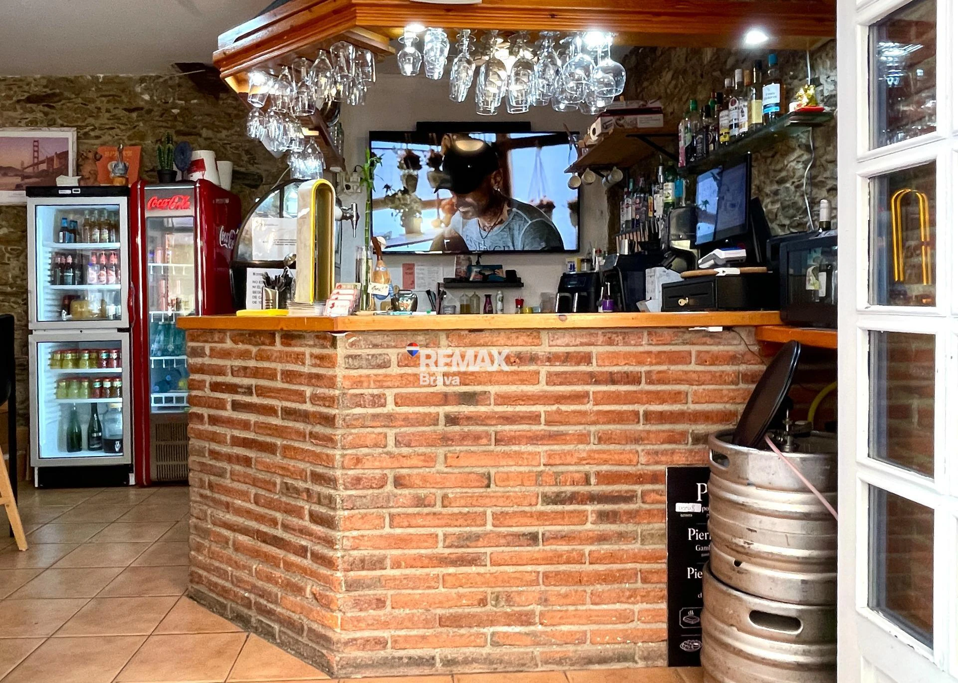 Roses, Centro: se traspasa un negocio de bar tapas a 150m del mar
