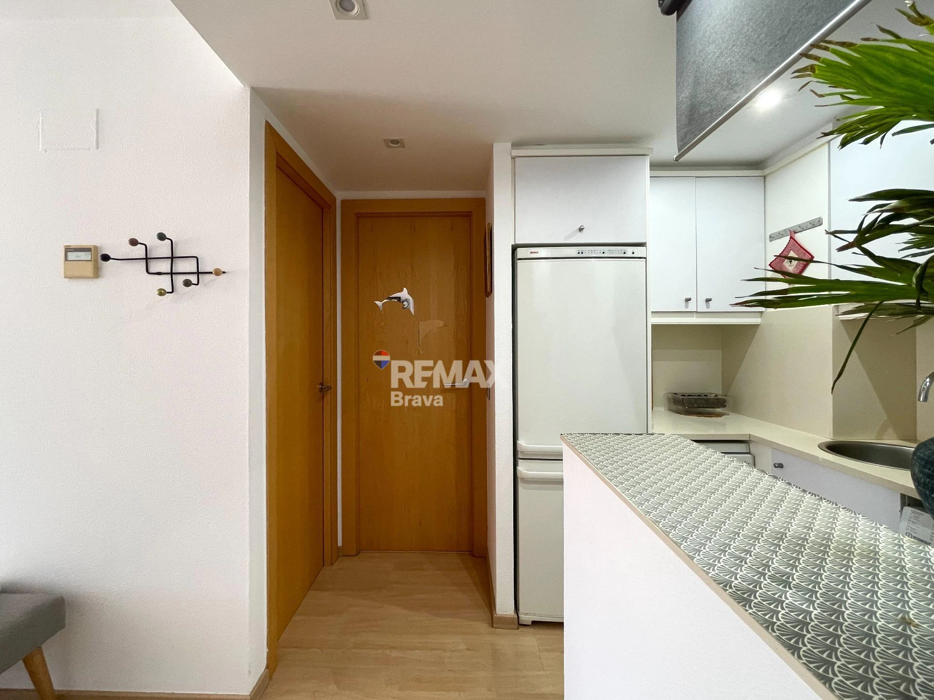 Roses, Santa Margarita: Apartamento con vistas al mar, ascensor, parking y trastero.