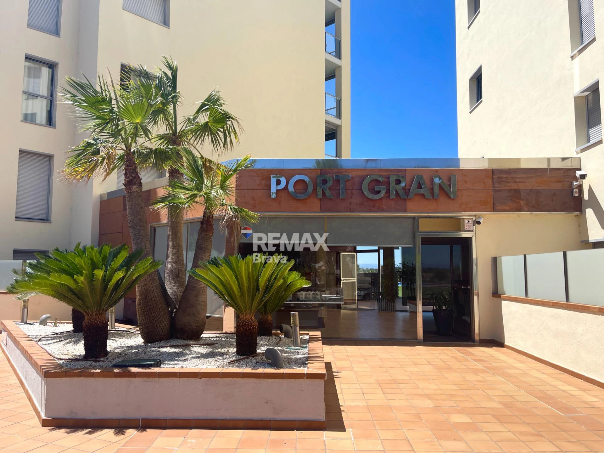 Roses, Santa Margarita: Apartamento con vistas al mar, ascensor, parking y trastero.