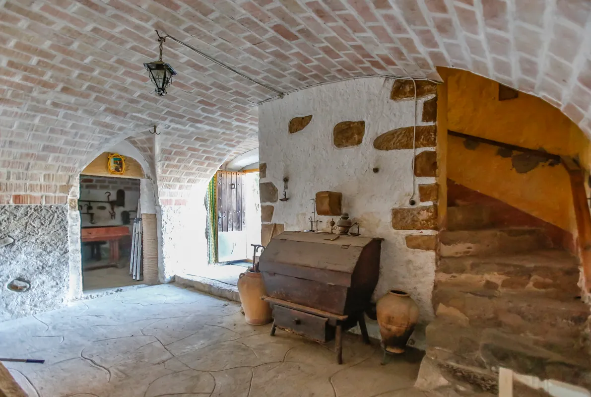 7335 - Maison à réhabiliter avec jardin dans l'Alt Empordà