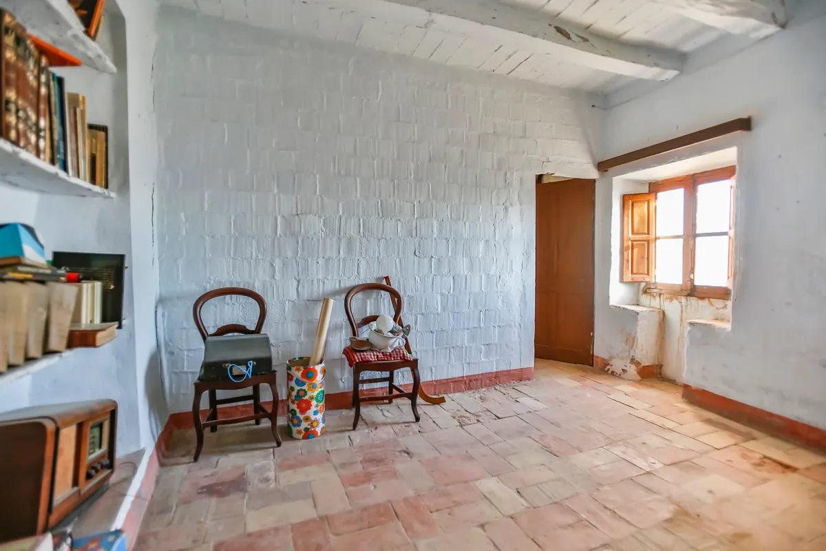 7335 - Maison à réhabiliter avec jardin dans l'Alt Empordà