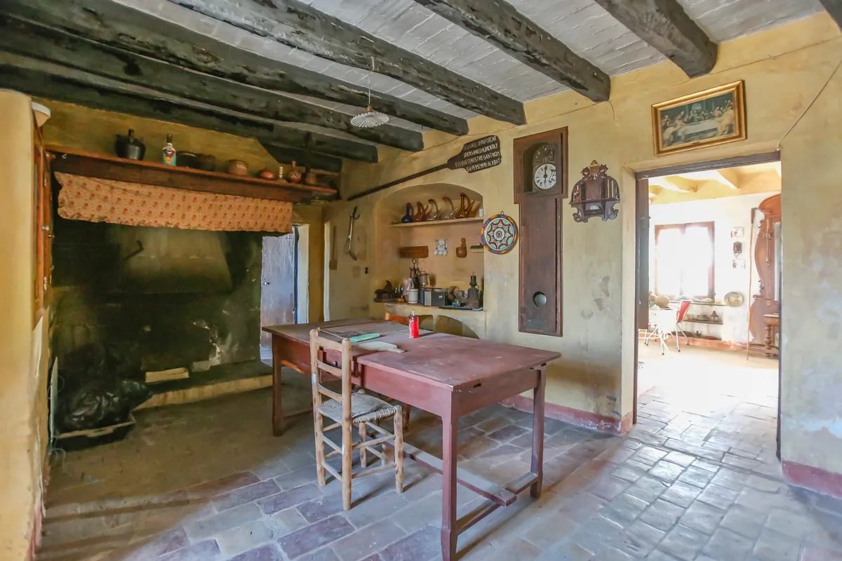 7335 - Maison à réhabiliter avec jardin dans l'Alt Empordà