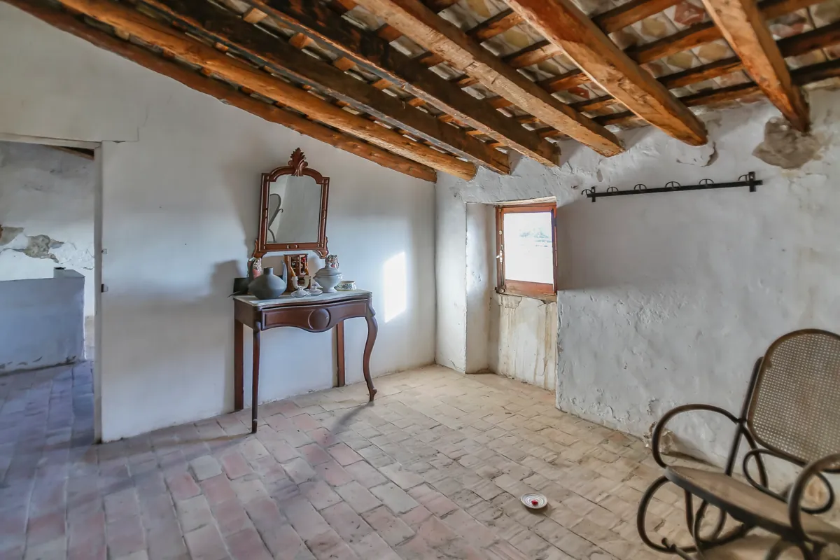 7335 - Maison à réhabiliter avec jardin dans l'Alt Empordà