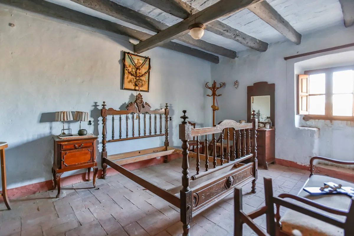 7335 - Maison à réhabiliter avec jardin dans l'Alt Empordà