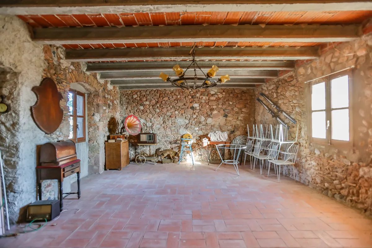 7335 - Maison à réhabiliter avec jardin dans l'Alt Empordà