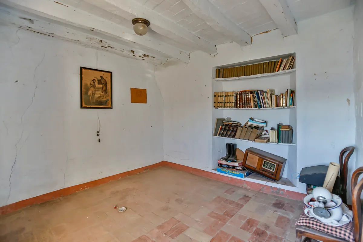 7335 - Maison à réhabiliter avec jardin dans l'Alt Empordà