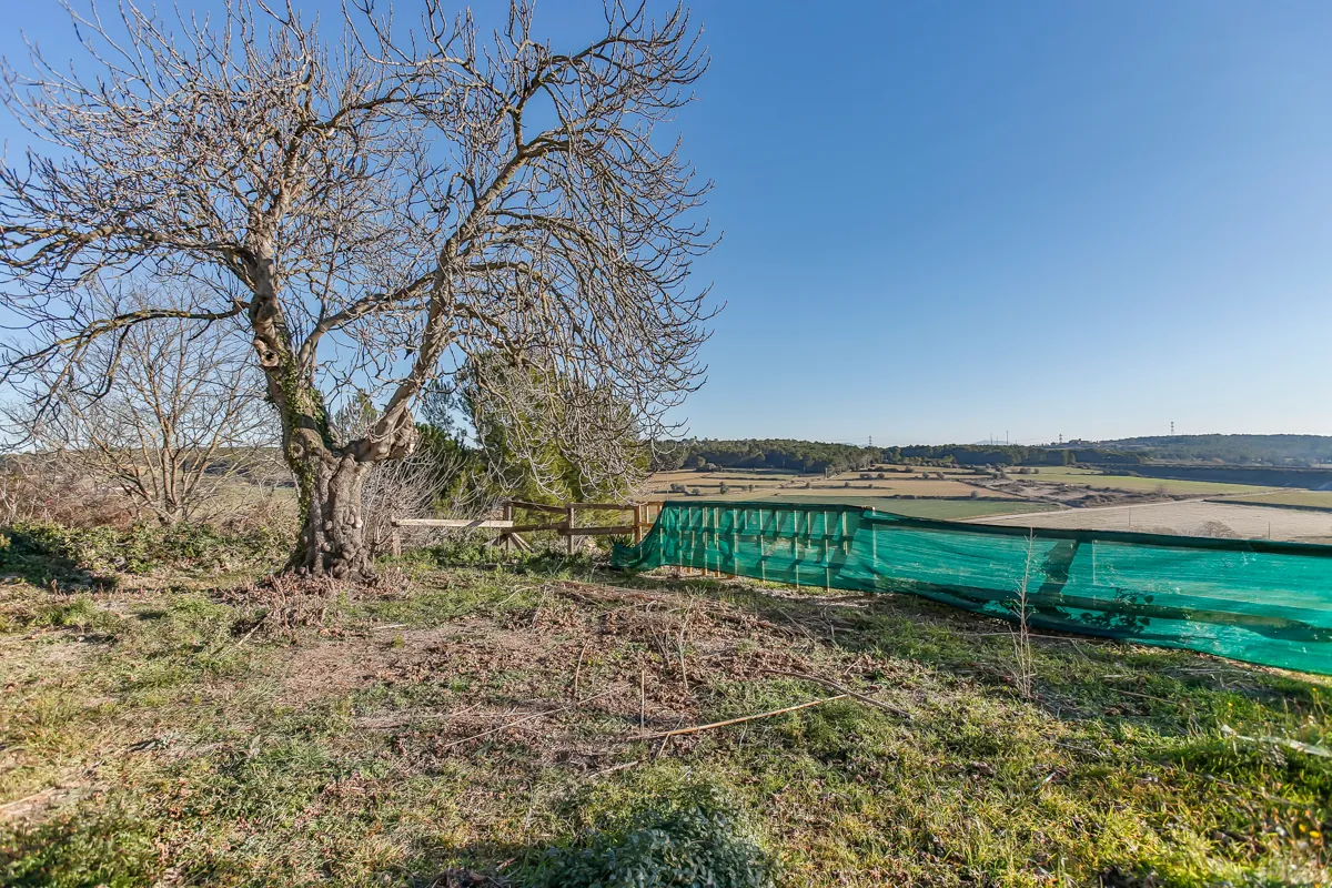 7335 - Maison à réhabiliter avec jardin dans l'Alt Empordà
