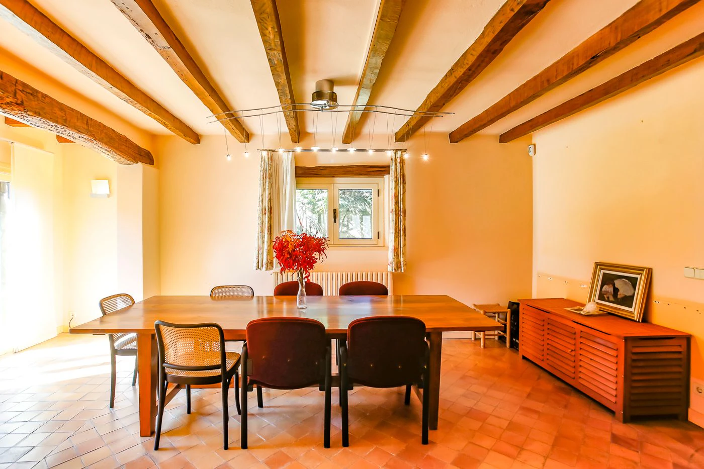 4395 - Country house in La Garrotxa with spectacular views of the Pyrenees