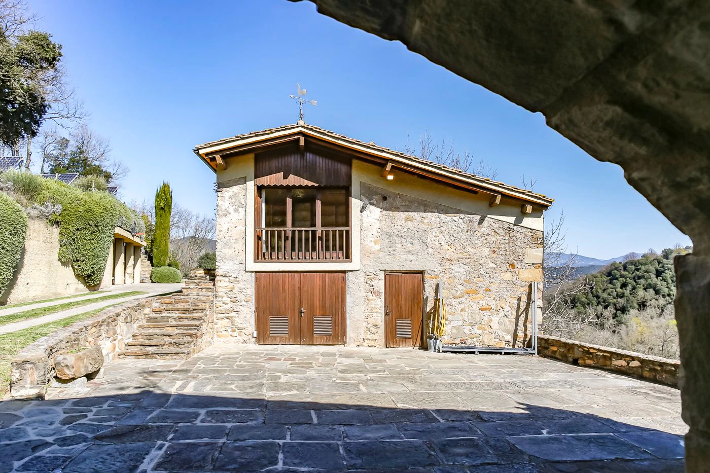 4395 - Country house in La Garrotxa with spectacular views of the Pyrenees